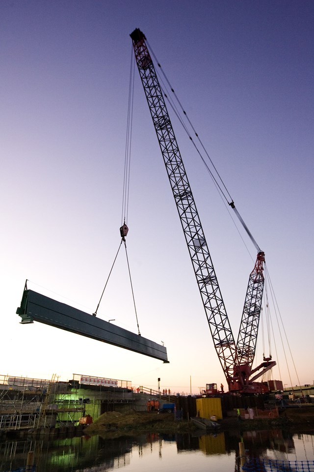 Ely Bridge replacement: Engineers work to replace Ely Bridge, Cambridgeshire.