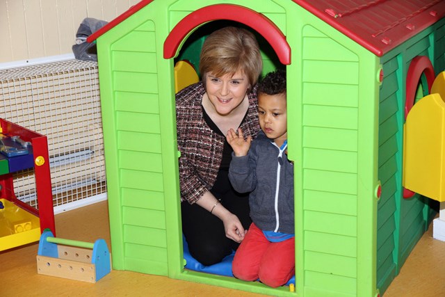 £7 million for welfare support: Deputy First Minister Nicola Sturgeon visits the OFPS drop-in centre in Maryhill, Glasgow.
Those hardest hit by Westminster’s welfare reforms are set to benefit from a £7 million investment in mitigation services, it was confirmed today.
http://www.flickr.com/photos/scottishgovernment/12435175045/