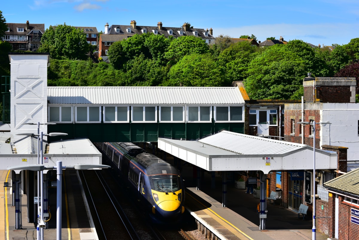 DOVER PRIORY & BEACH high speed javelin (15)