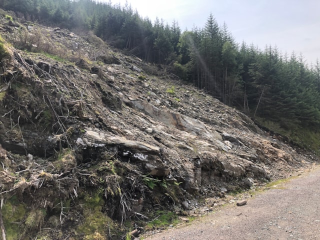A large landslide in Gleann Mor near Lochgoilhead posed a potential rockfall risk to road users.