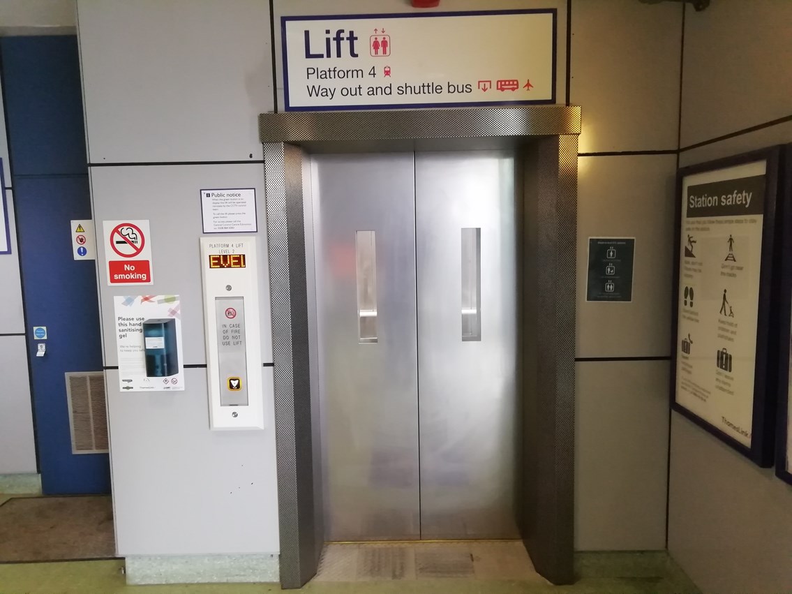 Lift on platform 4, photo credit: Govia Thameslink Railway