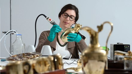 conservator works on a Nécessaire de voyage owned by Princess Pauline Borghese, Napoleon's sister. Photo © Neil Hanna 02 WEB