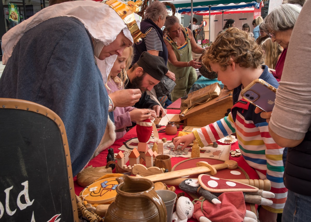Castle to Quayside 4 - Castell i Glan y Dŵr 4