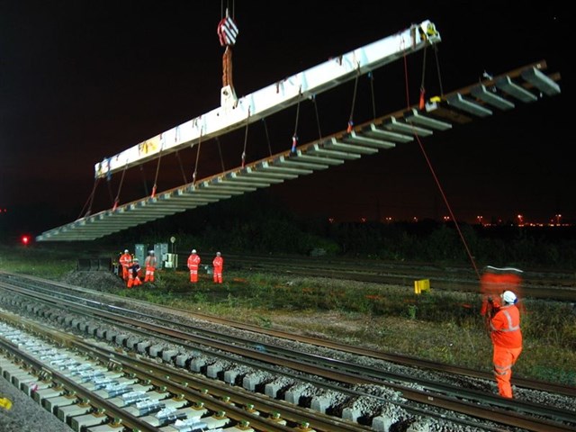 PASSENGERS TO GET BETTER WEEKEND AND BANK HOLIDAY TRAIN SERVICE IN THE SOUTH WEST OF ENGLAND: Track installed overnight to minimise passenger disruption