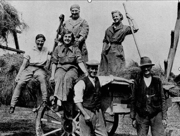 Land Girls and farm hands at the Royal Agricultural University 
