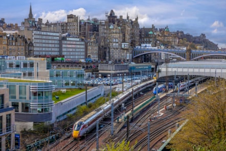 LNER Azuma at Edinburgh Waverley Station 2