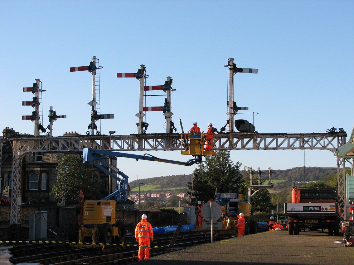 Falsgrave signal gantry being removed