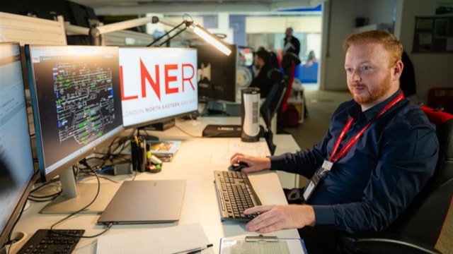 Cross-border train operators strengthen collaboration across Scotland’s Railway: LNER Network Rail-100