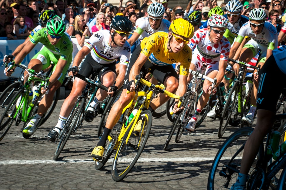 Bradley Wiggins and Mark Cavendish racing in 2012. Credit: Wikipedia