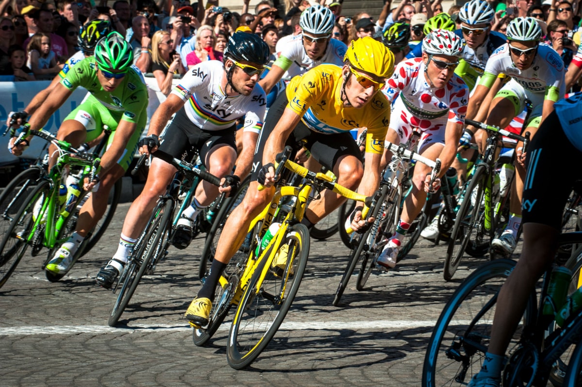 Bradley Wiggins and Mark Cavendish racing in 2012. Credit: Wikipedia