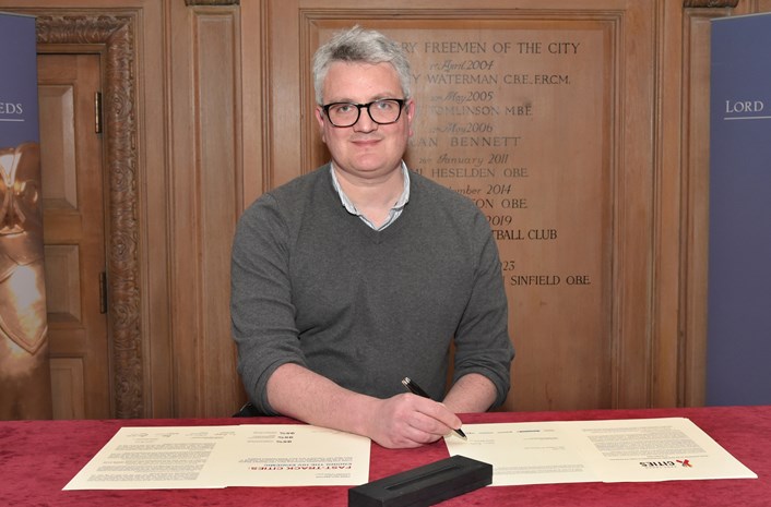 Signing of the Paris Declaration & Sevilla Declaration Cllr Lewis Leader of the Council (2): Leader of Leeds City Council Councillor James Lewis signing the Paris Declaration and Sevilla Declaration