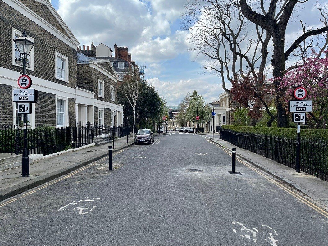 A picture of a traffic filter on the southern side of Lloyd Square, in the Amwell low-traffic neighbourhood