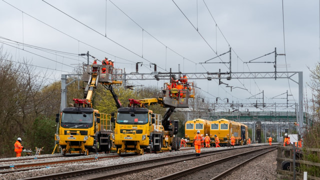 Passengers travelling between London Euston and Scotland urged to ‘check before you travel’ this early May bank holiday weekend: Switches and Crossings WCS