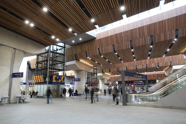 london-bridge-concourse-1