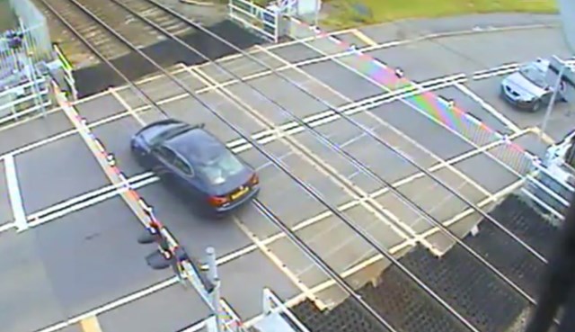 Portobello Juntion Level crossing-2