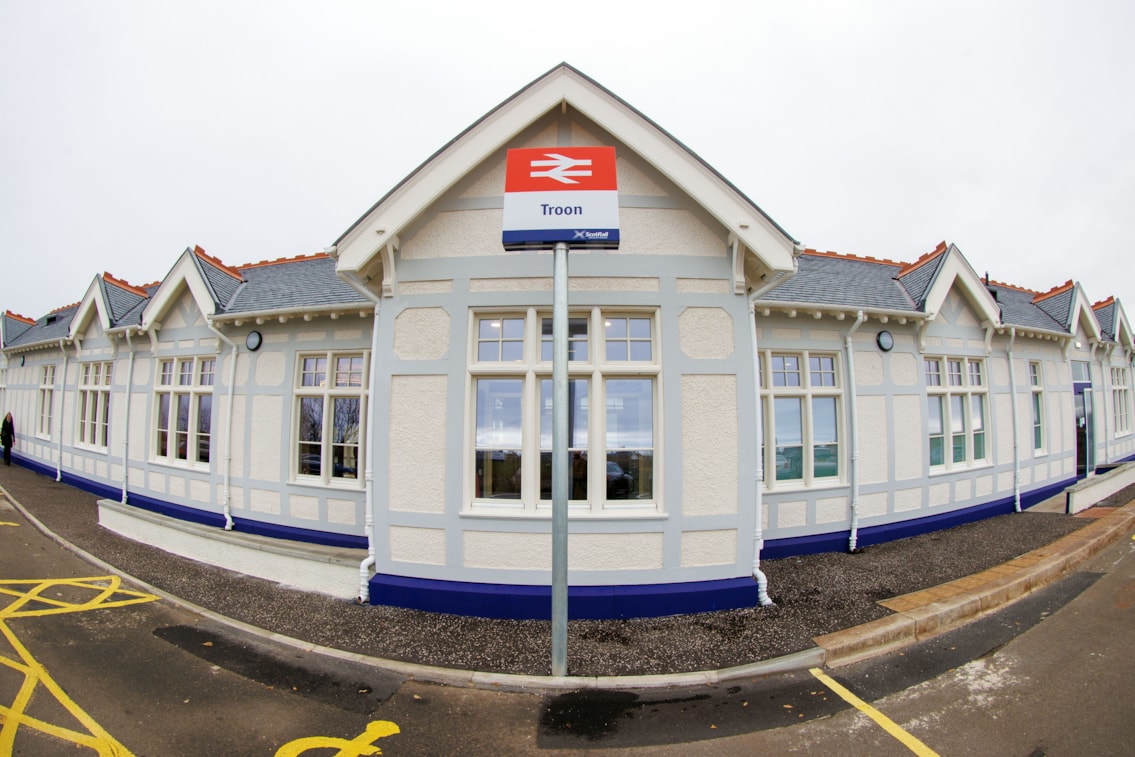 Transport Secretary marks restoration of Troon Station 13112024 (5)