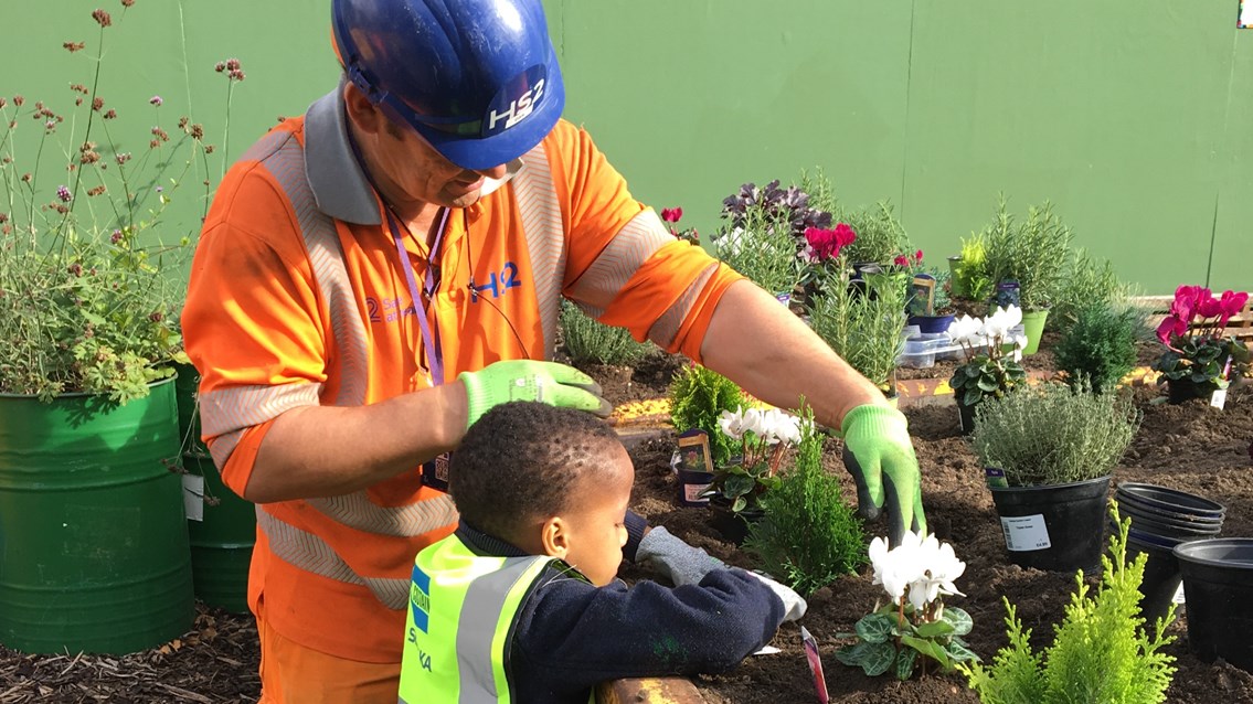 Engineering firms building HS2 make skills, jobs and training pledge in London: Community skip garden, based at Costain Skanska's NTH offices on Hampstead Road, NW1