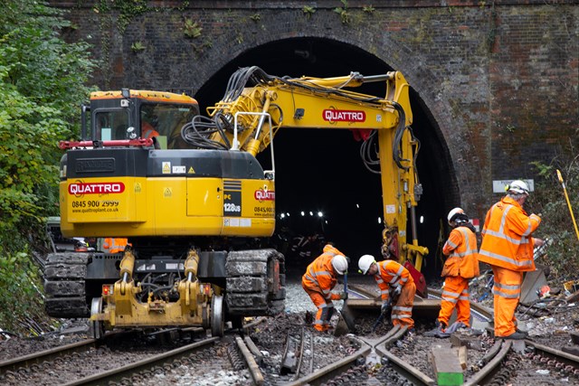 Engineering work at Salisbury announced for Saturday morning - 18 December – please check before you travel: Salisbury Tunnel Junction - 111121