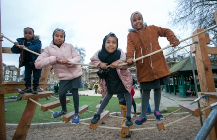 Mahmoud, Baraa, Zenab and Asma at Clapston Square