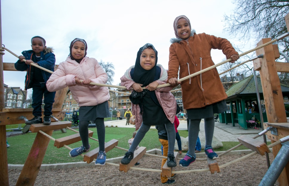 Mahmoud, Baraa, Zenab and Asma at Clapston Square