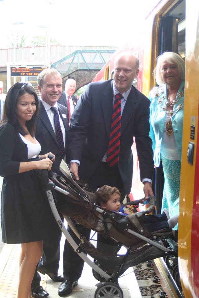 Ewell West Station Improvements: Network Rail has completed a £1m upgrade at Ewell West station to enhance platform accessibility, improve the overall appearance of station facilities and provide a better environment for passengers and station staff.