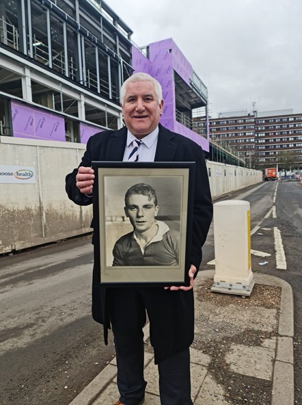 Councillor Harley with picture of Duncan Edwards