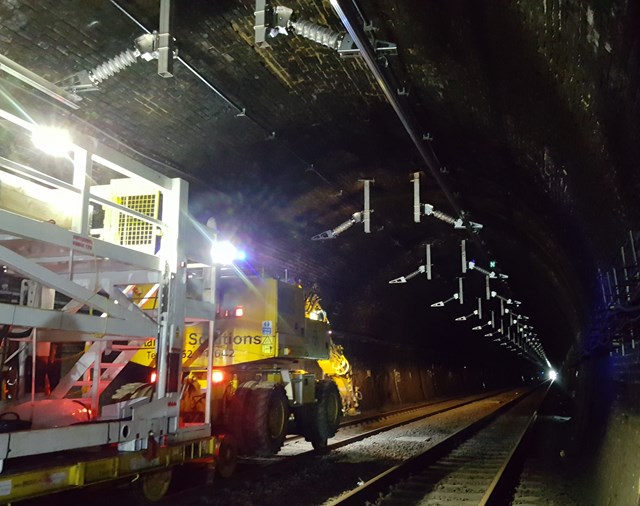 Installation of electrification equipment in the Severn Tunnel 1