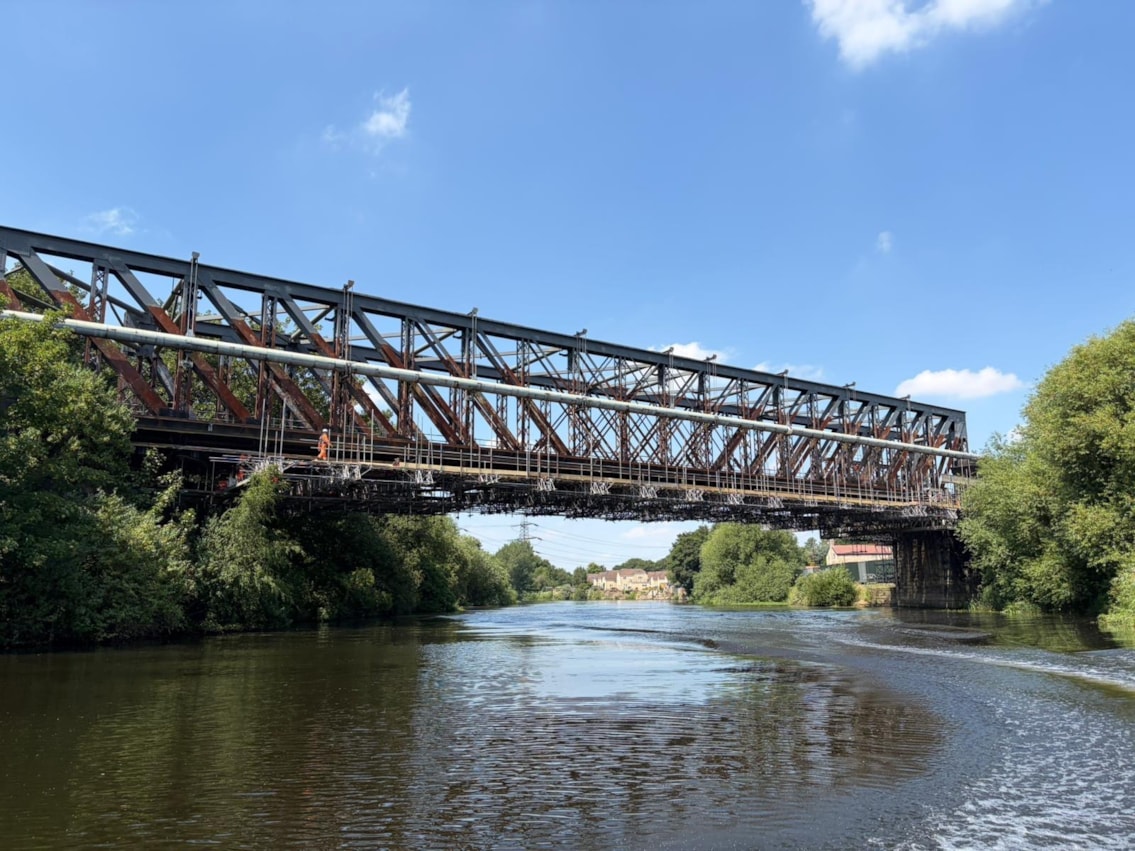 Brotherton bridge  1 (photo - Taziker)