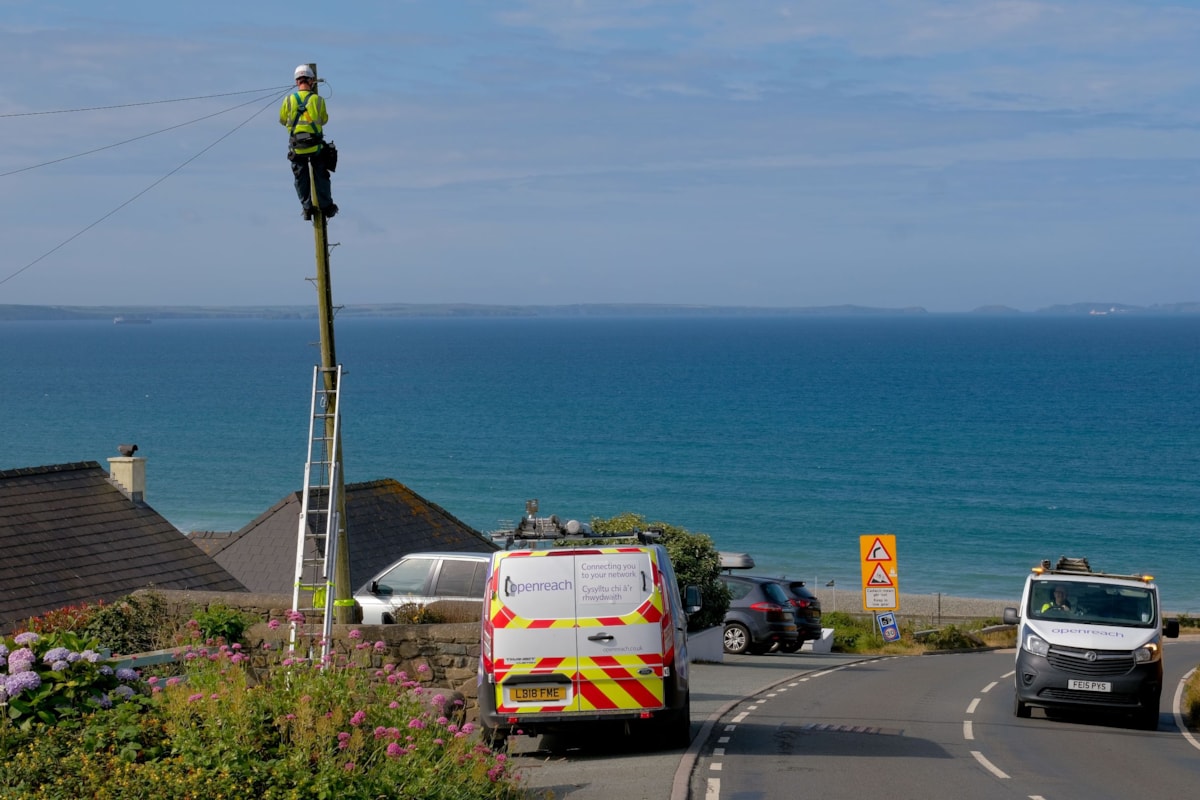 Two vans and engineer up pole newgale v2