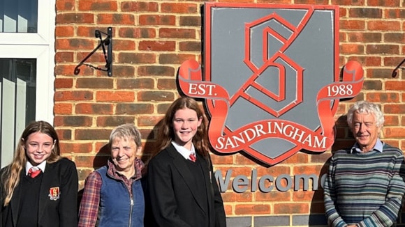 Hertfordshire schools encouraged to back smartphone-free childhood pledge: Cllrs Wren and Rowlands with Sandringham Yr7 pupils