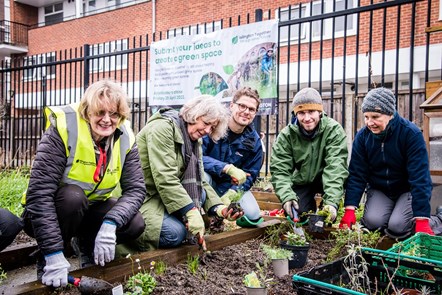 Cllr Champion and volunteers from Octopus and Elizabeth House Community Centre mark the launch of Islington Greener Together
