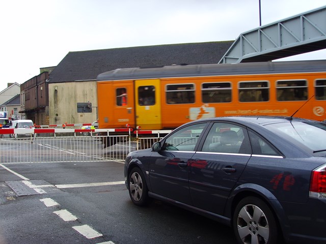 Don't Run the Risk: Llanelli level crossing