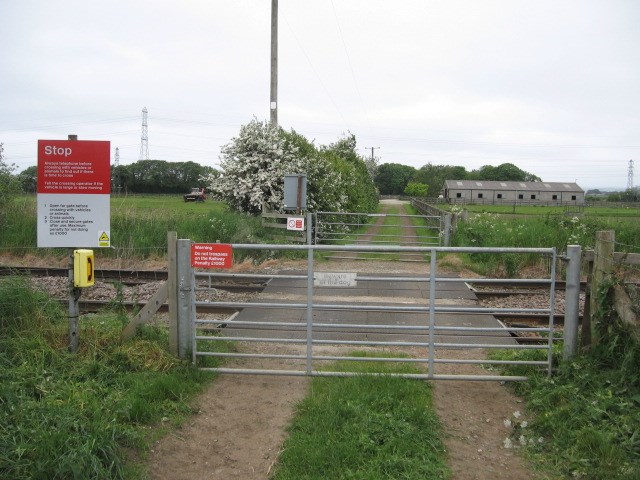 Ivy Lea Farm crossing in June 2016