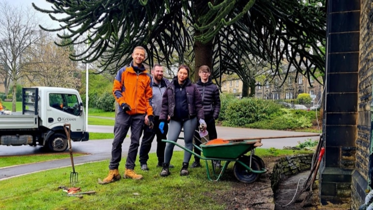 Green-fingered TPE volunteers spring into action at Huddersfield Park