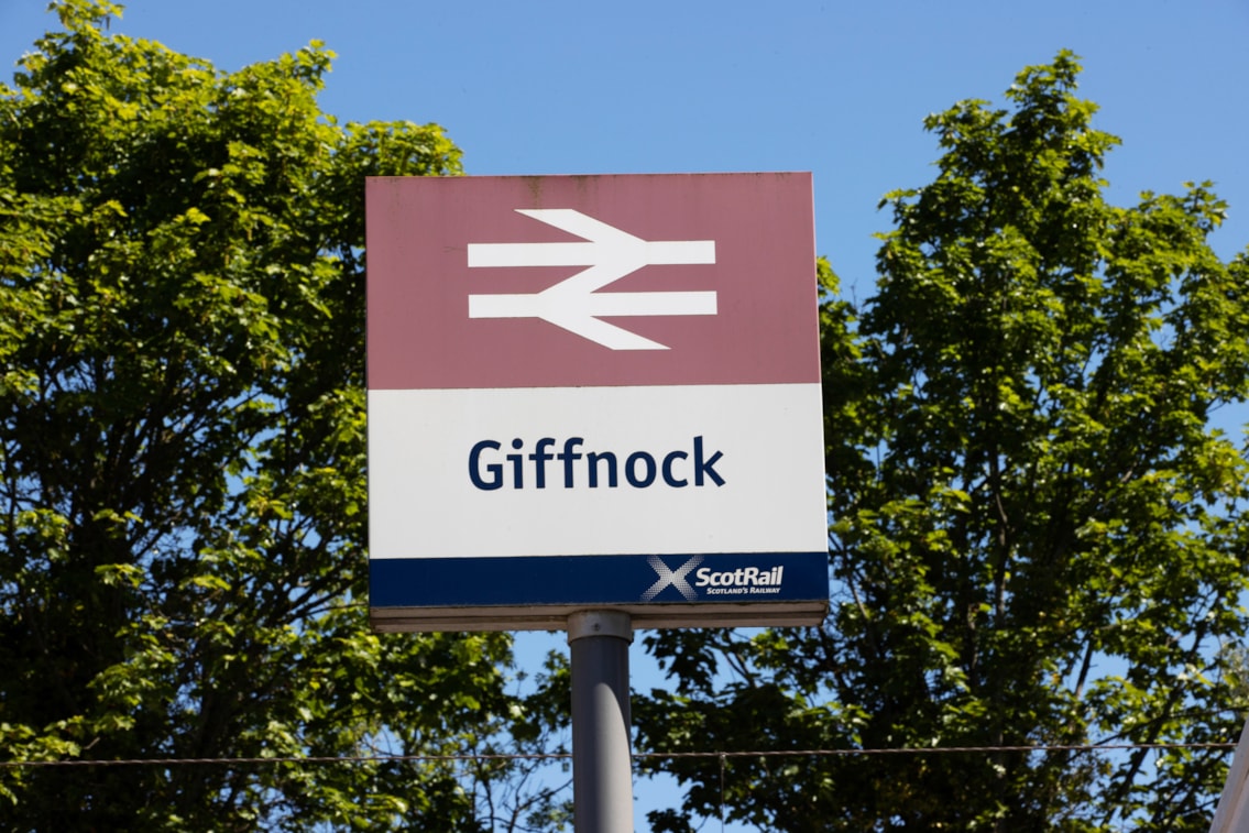 Giffnock station-3