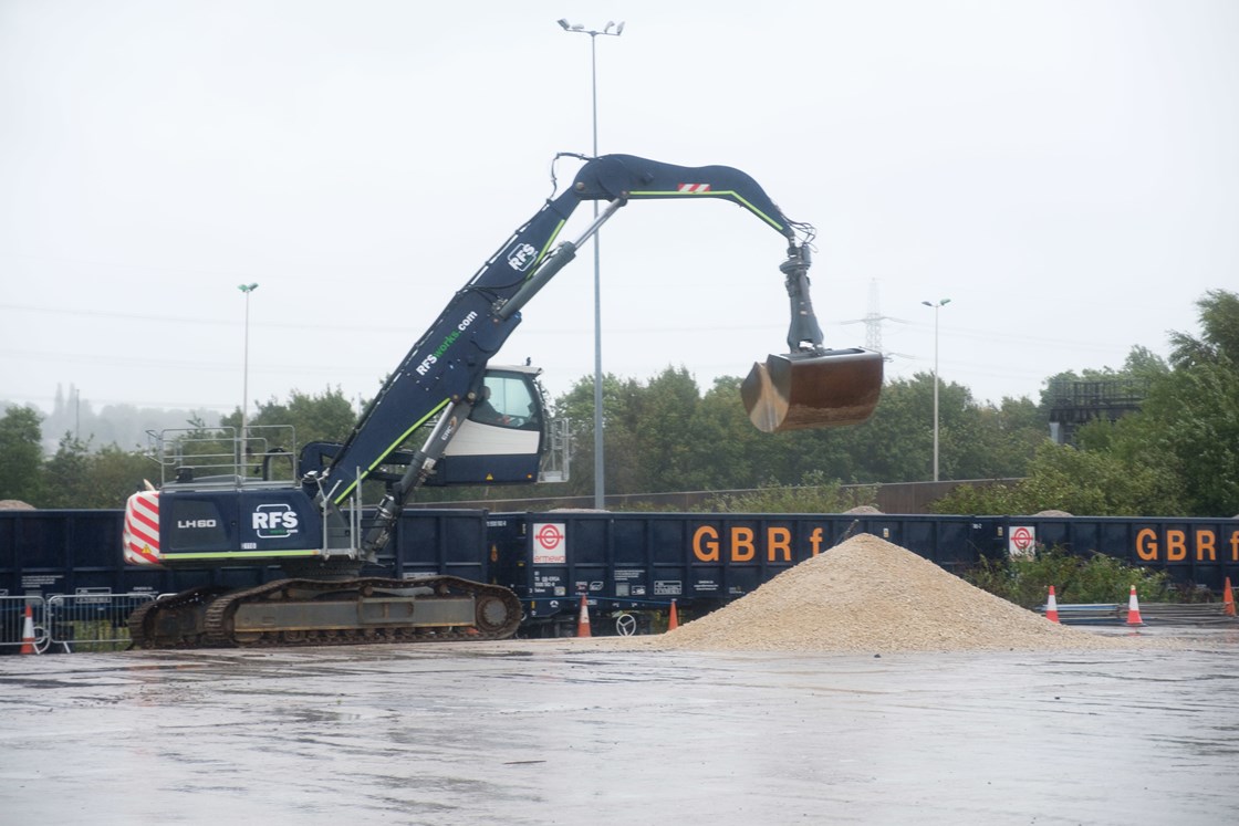 Washwood Heath first rail freight delivery: Credit: HS2 Ltd/ drpG
(Rail Freight Services, RFS,GB Railfrieght, GBRf, Rail Stone Solutions, RSS, GRS Group, Network Rail, Balfour Beatty Vinci, BBV, Birmingham, Washwood Heath, depot, year in numbers, 2020)
Internal Asset No. 17841