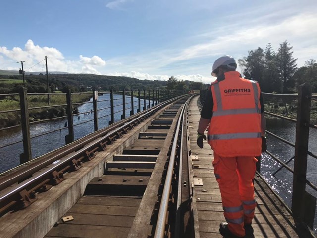 The viaduct carries the Cambrian line across the River Artro in Gwynedd