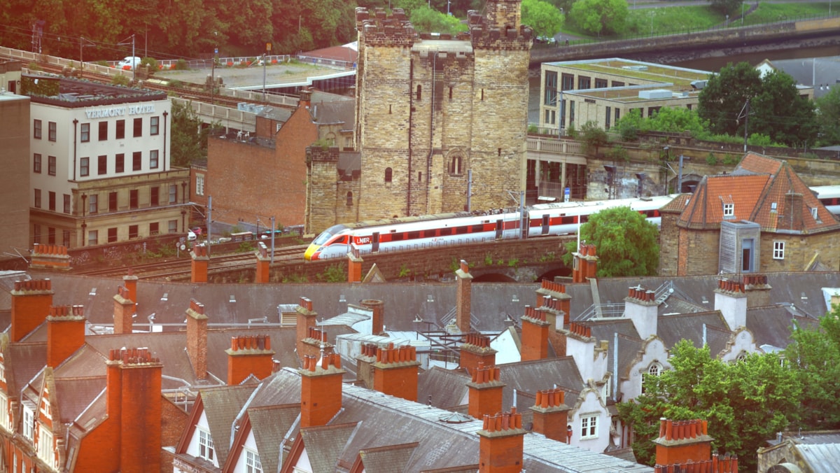 LNER AZUMA NEWCASTLE STATION cropped