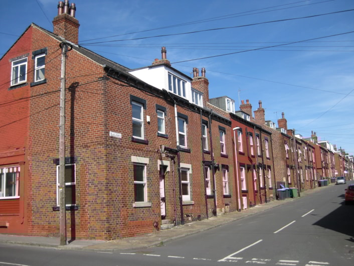 Heat in the City 3: Image shows a street in Leeds, with back to back houses.