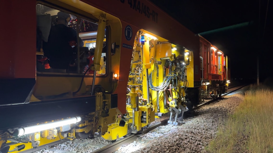 Late evening engineering work and temporary alterations to affect some Essex railway services: Tamper working at night