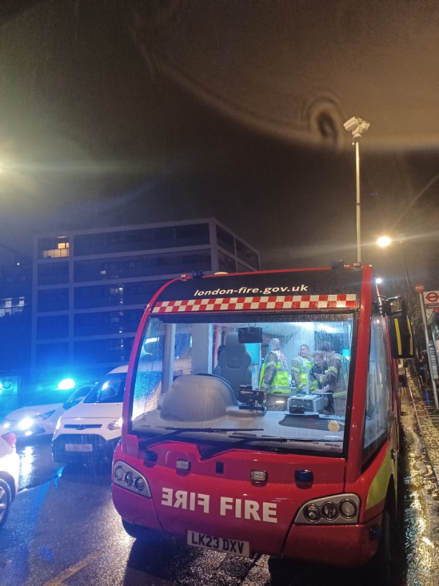 New Command Unit at gas leak incident 040324