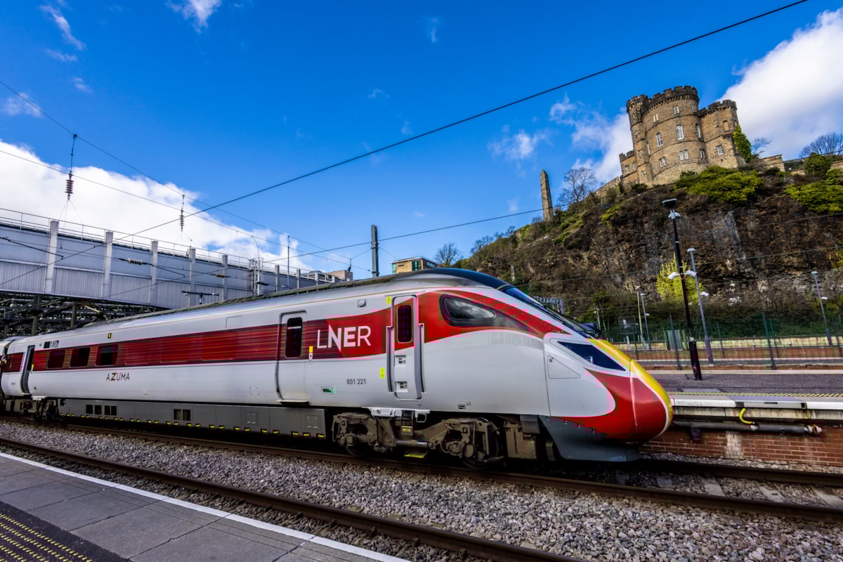 LNER Azuma at Edinburgh Waverley Station-2