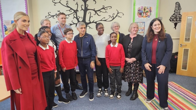 mol seven sisters school Group photo 