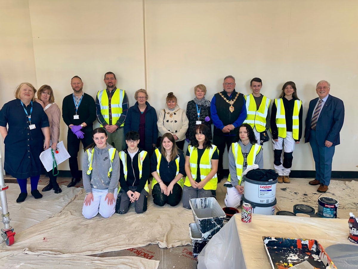 Mayoral visit group shot