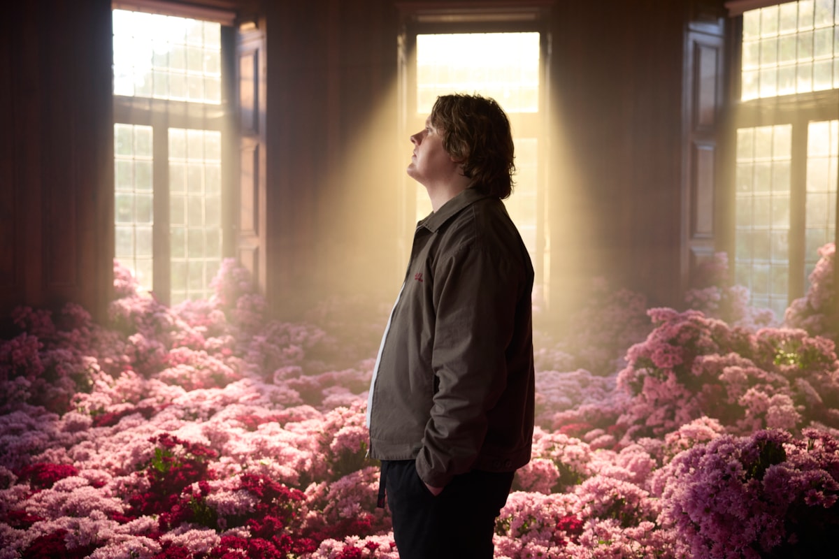 Lewis Capaldi Press Image-2