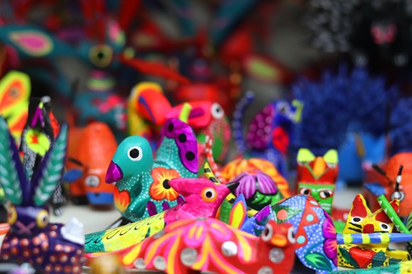 Alebrije by Analuisa Gamboa (Unsplash)