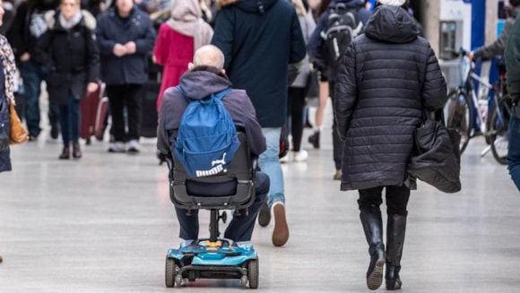 Rail regulator proposes to change redress policies when booked assistance fails disabled passengers: mobility-scooter-user-news-cover