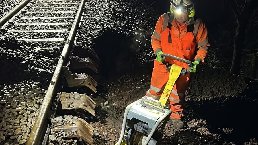 Night shift working to fix washouts between Crediton and Cowley