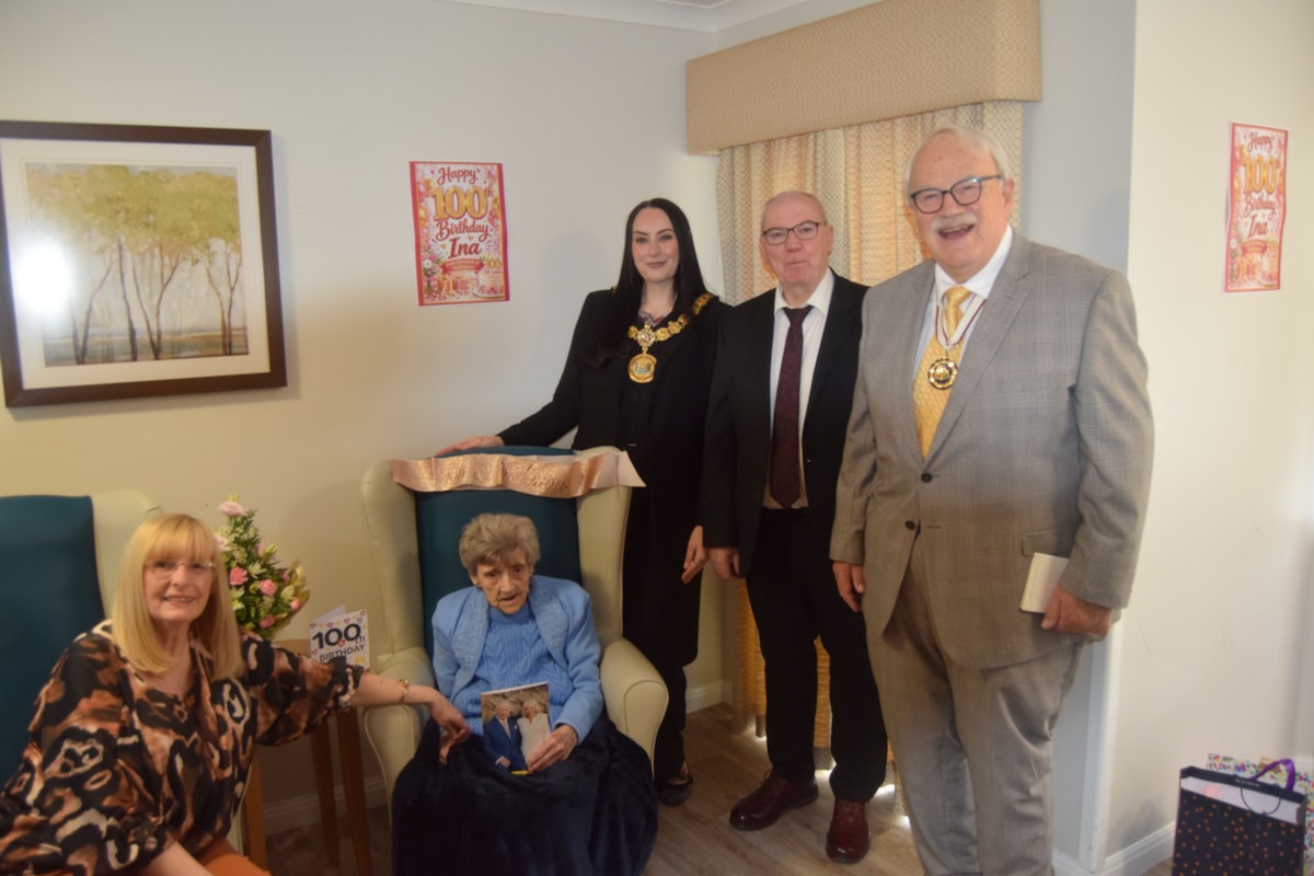 Mrs Laing 100th birthday 8.10.26
