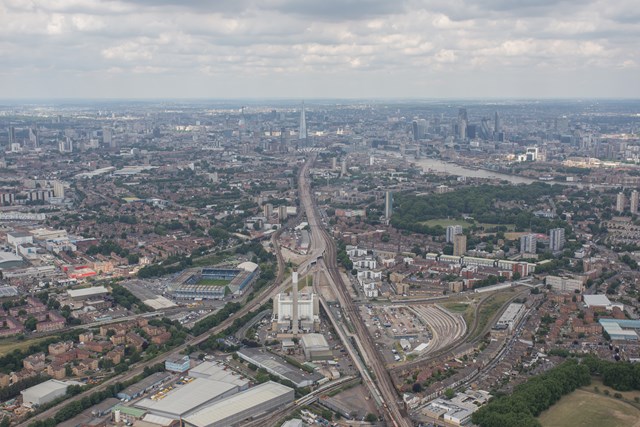 Bermondsey and London Bridge: This picture shows the proximity of the Bermondsey Dive Under (foreground) and London Bridge (background)